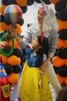 章子怡萬聖節造詞“東章熙汪”非親生女熙熙再次C位出境 章子怡萬聖節造詞“東章熙汪”非親生女熙熙再次C位出境