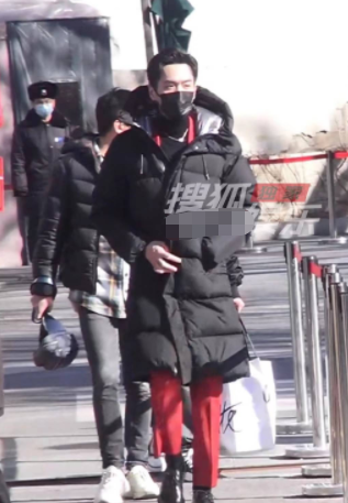 春晚四次聯排亮點：賈玲開百萬豪車，沙溢穿兩萬外套，穎兒戴黃金