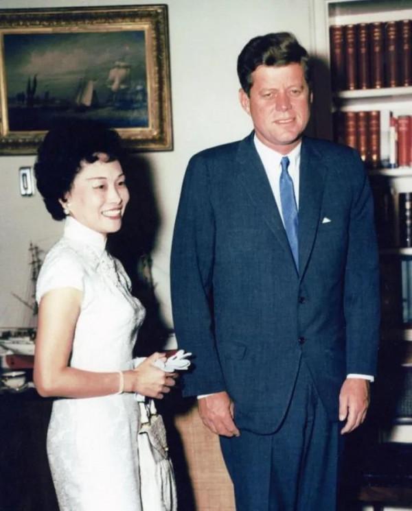 陳香梅:我與飛將軍陳納德的愛情故事 陳香梅:我與飛將軍陳納德的愛情故事