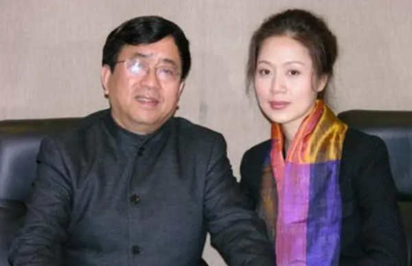 餘秋雨:靠妻子寄打工費生活,成名後卻拋棄妻子,娶“唐僧母親” 餘秋雨:靠妻子寄打工費生活,成名後卻拋棄妻子,娶“唐僧母親”