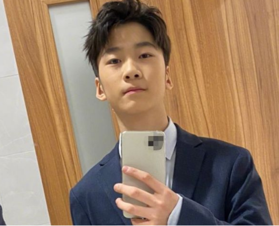 天天14歲近照曝光，染黃髮大變樣！身高已超1米八，要出道了？