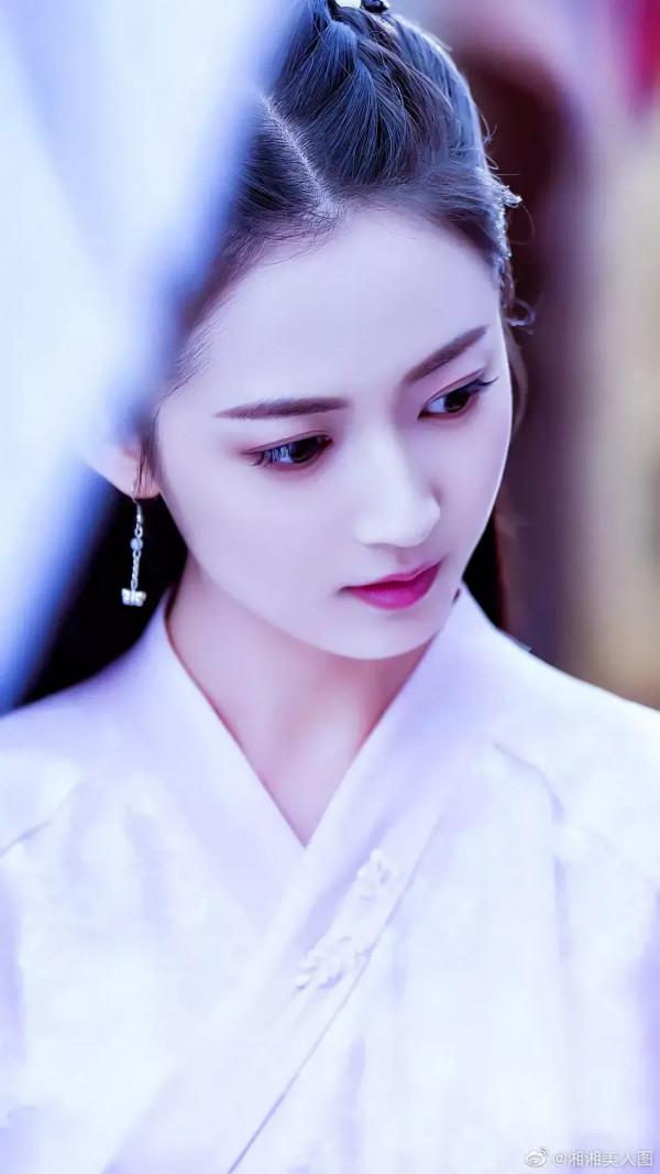 高畫質桌布 &vert; 英氣十足的古裝陳鈺琪