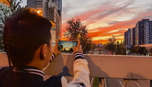 看,天空!刷屏了~ 看,天空!刷屏了~