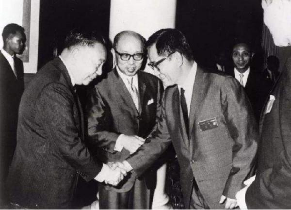 策劃一生，臨死卻將總統之位讓給外人，老蔣讓位背後的真相是啥？