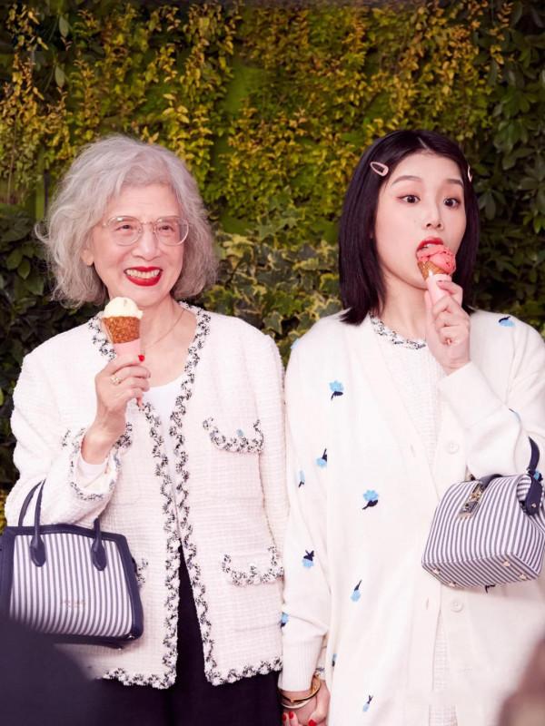 87歲奶奶像這樣穿西裝,成就穿搭典範,憑什麼這麼優雅時髦? 87歲奶奶像這樣穿西裝,成就穿搭典範,憑什麼這麼優雅時髦?