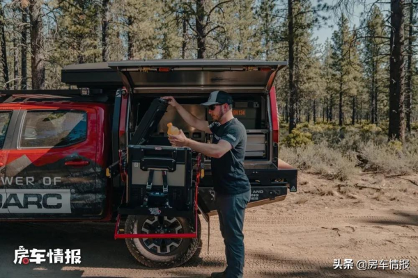 全新豐田皮卡露營車來了！配3.5L汽油機四驅強大，還邊走邊充電