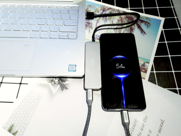 一拖四還帶充電,擴充你侷促的膝上型電腦介面,aigo H4分線器體驗 一拖四還帶充電,擴充你侷促的膝上型電腦介面,aigo H4分線器體驗