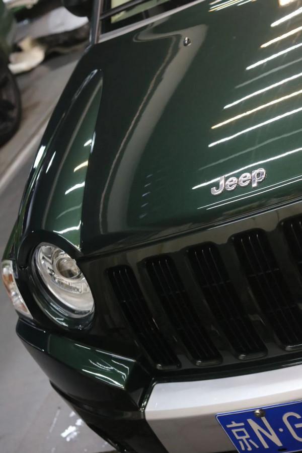 怪獸修車：翻新一輛“破爛不堪”的吉普指南者，滿血復活變新車