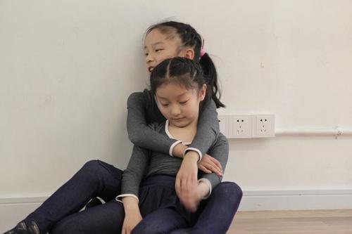 兩孩子太搞笑了