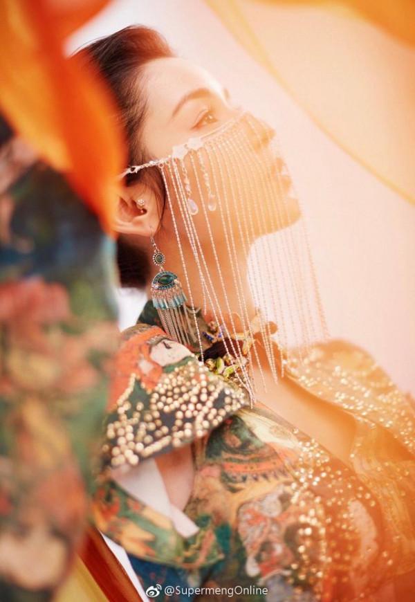 哈尼克孜就像是一個落入凡間的精靈 哈尼克孜就像是一個落入凡間的精靈