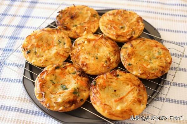 不要只會做土豆絲，拿土豆做個蔬菜餅，15分鐘出爐，營養又好吃