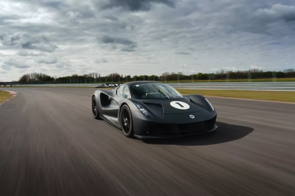 路特斯:為超高階純電智慧汽車樹起一面新的旗幟 路特斯:為超高階純電智慧汽車樹起一面新的旗幟