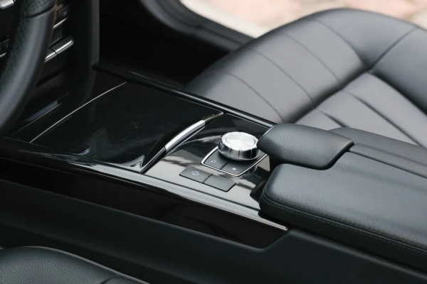 賓士 E260L:C級的價格、E級的品質、“S”級的前任 賓士 E260L:C級的價格、E級的品質、“S”級的前任