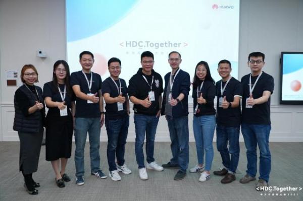 全球首家:荔枝播客成雙向流轉HarmonyOS車域生態夥伴 全球首家:荔枝播客成雙向流轉HarmonyOS車域生態夥伴