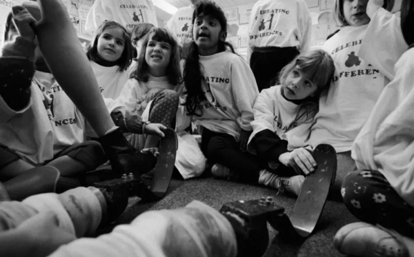 天生殘疾的她卻被評為世界最美50人，憑藉12雙“腿”打破世界紀錄