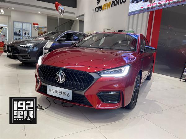 40年前的老車改成賽博朋克風格,158馬力變400馬力 40年前的老車改成賽博朋克風格,158馬力變400馬力