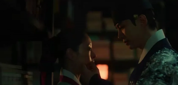 “我們現在說的是柑橘沒錯嗎？”《衣袖紅鑲邊》告白名場面分析