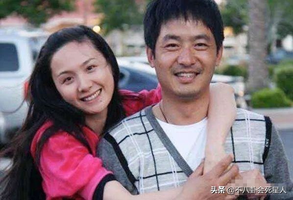 娛樂圈的“男性楷模”，沈騰與老婆相愛18年，小瀋陽爆紅依舊寵妻