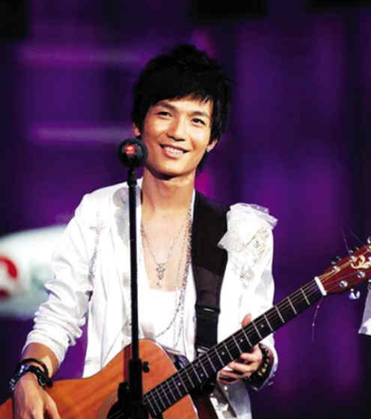 陳楚生:從“快男冠軍”到“銷聲匿跡”,他做了哪些荒唐事? 陳楚生:從“快男冠軍”到“銷聲匿跡”,他做了哪些荒唐事?