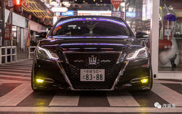 是什麼讓妹子上車後都說好？14代皇冠移植日規件融合雷克薩斯內飾