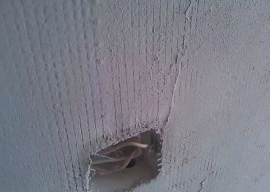 膩子膏與膩子粉的不同在於？可否代替使用呢？