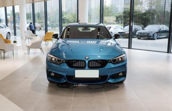 老款的寶馬4系也很好看,操控更純粹,內飾更原始 老款的寶馬4系也很好看,操控更純粹,內飾更原始