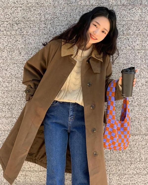 早春的第一件薄外套！小個子照著這樣穿，顯高又氣質