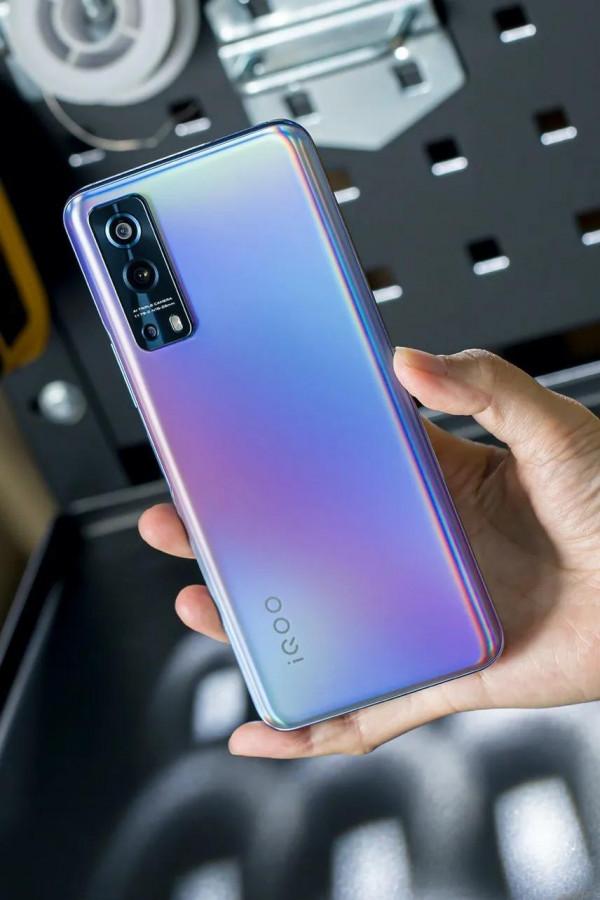 兩種手機螢幕到底有什麼不一樣?哪種手機螢幕更好? 兩種手機螢幕到底有什麼不一樣?哪種手機螢幕更好?