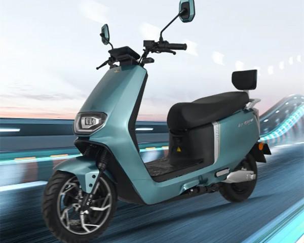 新大洲A18電動車評測:搭載72V23Ah石墨烯二代電池,續航100公里 新大洲A18電動車評測:搭載72V23Ah石墨烯二代電池,續航100公里