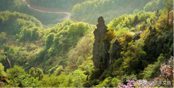 絕美冬景上線！這處色彩繽紛的地質公園，紅楓怪石看不完，每一眼都是驚豔！