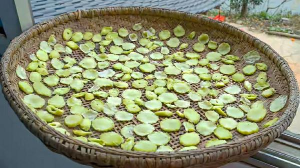 這5種廉價的蔬菜曬成幹，口感翻倍！放一年不壞，冬天燉肉特解饞