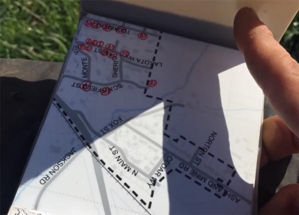 他住在2㎡破舊三輪車中，養4只羊為伴，邊牧羊邊流浪轉眼已過12年