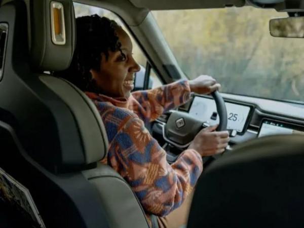 首款可交付的量產電動皮卡，竟然不是特斯拉