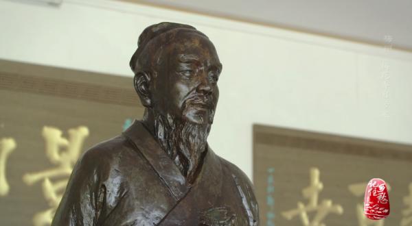 客自北方來，駐足在梅城