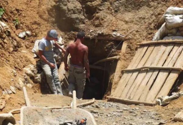 多明尼加藍珀「琥珀之王」