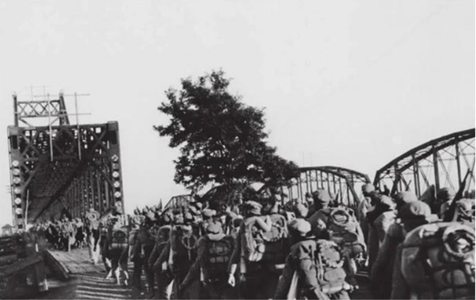 血戰長津湖：志願軍6天三炸水門橋，美軍卻逃出生天？多虧了日本