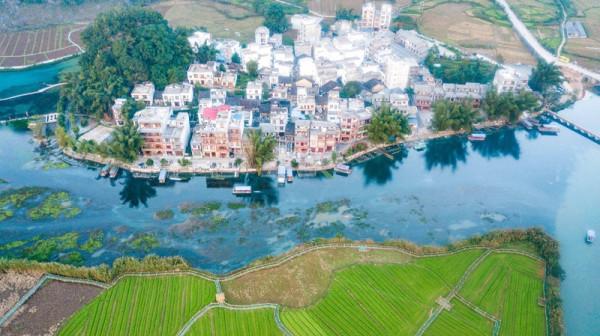 這裡是我國三大名泉之一,風景清淨幽美,有山情野趣的韻味 這裡是我國三大名泉之一,風景清淨幽美,有山情野趣的韻味