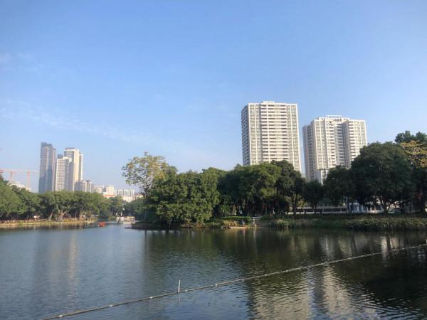 看出哪張是蘋果手機拍的嗎？