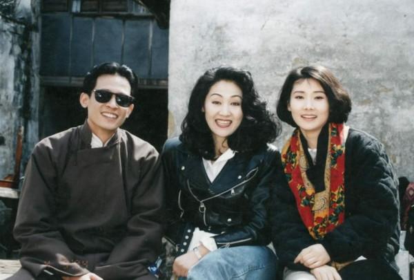 59歲的王姬:29歲嫁初戀,30歲女兒貌美如花,28歲兒子卻是智障 59歲的王姬:29歲嫁初戀,30歲女兒貌美如花,28歲兒子卻是智障