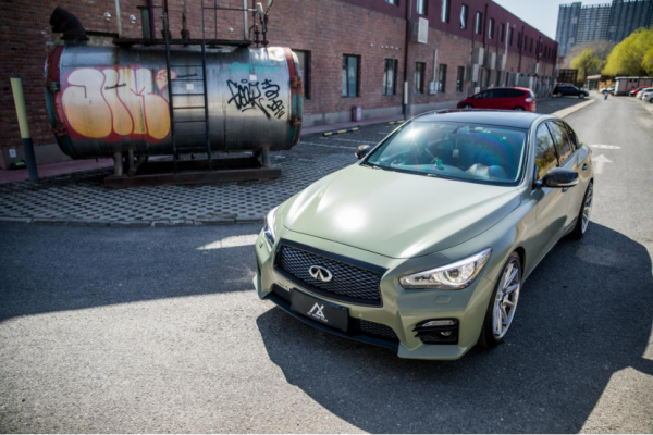 吃白粥配榨菜也要堅持改裝 英菲尼迪Q50L與卡其綠
