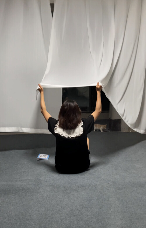 入住毛坯房的95後女生，靠什麼給自己一席之地