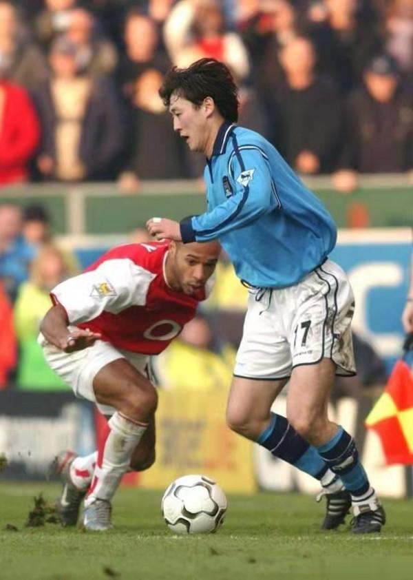 經歷輝煌和失落，見證榮耀與坎坷，中國足球留洋軍團最佳陣容盤點