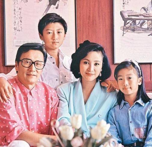 謝賢的心酸：談到兒子謝霆鋒離婚止不住流淚，怕謝霆鋒走我老路