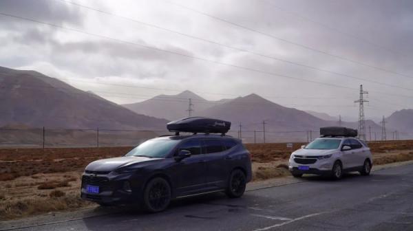 穿越西藏阿里中線,地上只有車轍印,這種路就是轎車能力的極限 穿越西藏阿里中線,地上只有車轍印,這種路就是轎車能力的極限