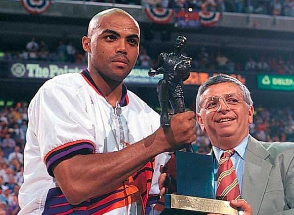 NBA紀實連載18:喬丹死黨,地球上打球最好的飛豬巴克利 NBA紀實連載18:喬丹死黨,地球上打球最好的飛豬巴克利