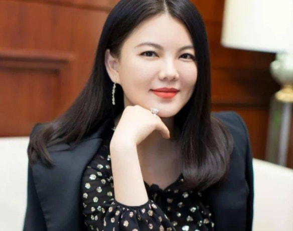 一月生活費高達15萬?王詩齡逃課看直播刷禮物,被李湘現場抓包 一月生活費高達15萬?王詩齡逃課看直播刷禮物,被李湘現場抓包