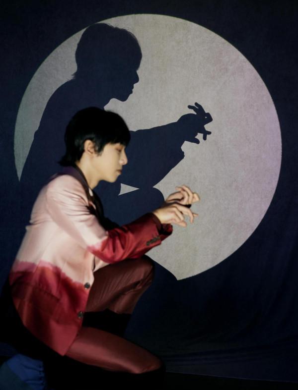 最新氛圍感大片，華晨宇獻唱央視大灣區中秋電影音樂晚會