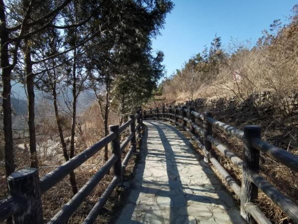 京西小華山—體驗險峻,尋古道,賞馬蹄窩,探溶洞 京西小華山—體驗險峻,尋古道,賞馬蹄窩,探溶洞