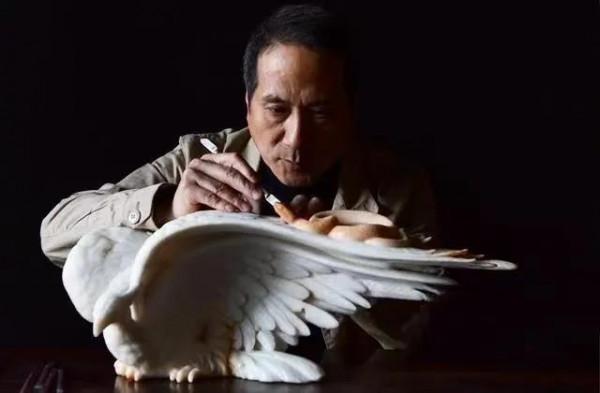 石破天驚雕乾坤——中國工藝美術大師潘驚石