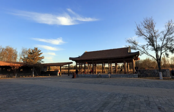 秋染副中心① | 漫步賞秋，張家灣公園內，秋色也能勝春朝！